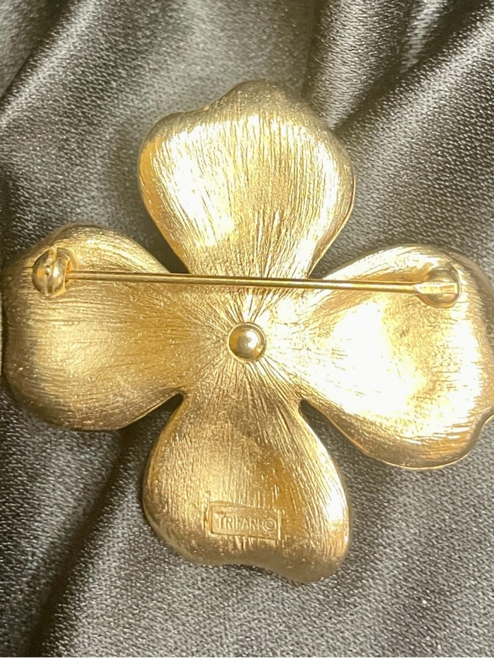 Vintage TRIFARI Gold Tone Dogwood Floral Brooch - Picture 2 of 4
